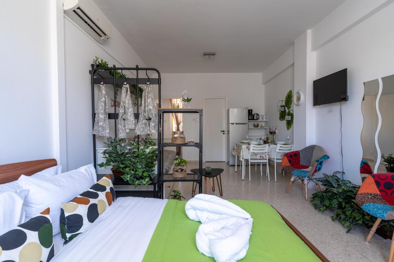 Oasis - Cozy Studio In Larnaca Extérieur photo