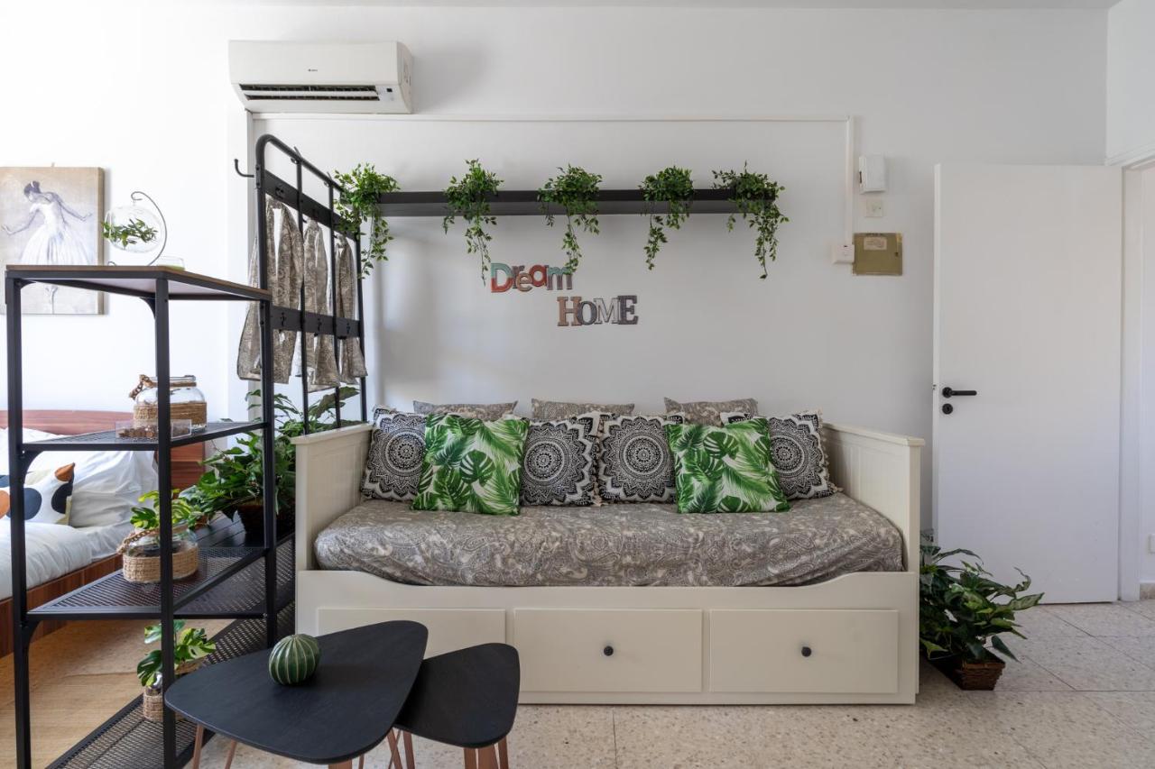 Oasis - Cozy Studio In Larnaca Extérieur photo